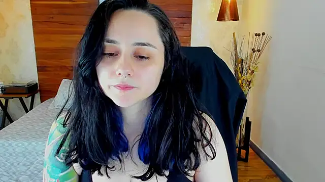 Snapshot of KatherineBond chatting on February 27, 10:42 pm KatherineBond online show from February 27, 10:42 pm