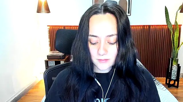 KatherineBond online show from December 5, 7:12 pm