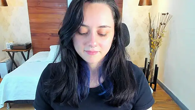 Snapshot of KatherineBond chatting on March 20, 11:34 pm KatherineBond online show from March 20, 11:34 pm
