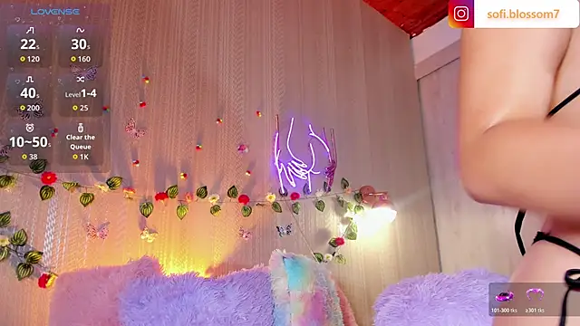 Sofi Blossom online show from May 13, 9:00 pm