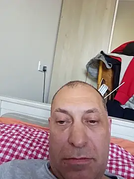 Snapshot of meateater1 chatting on December 19, 11:12 am meateater1 online show from December 19, 11:12 am