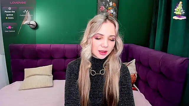 EvaMoran online show from March 24, 2:00 am