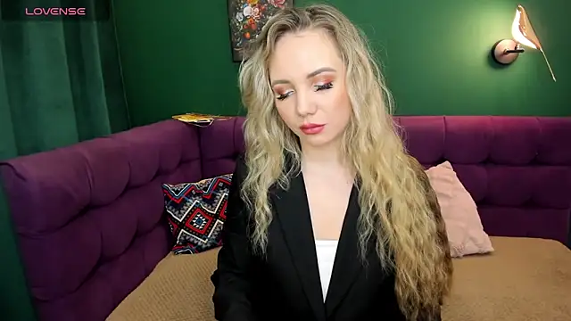 Snapshot of EvaMoran chatting on September 22, 1:55 am EvaMoran online show from September 22, 1:55 am