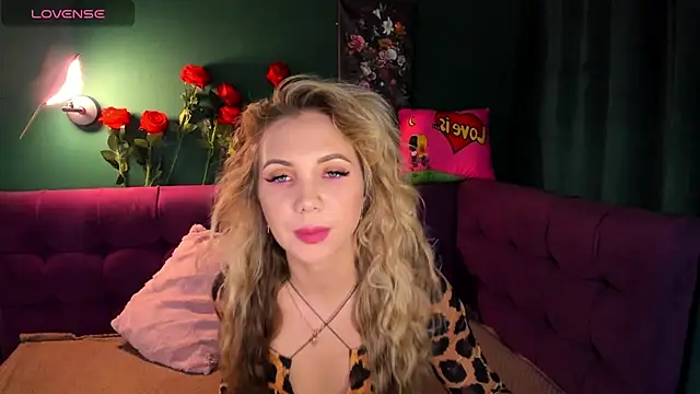 Snapshot of EvaMoran chatting on February 12, 1:52 am EvaMoran online show from February 12, 1:52 am