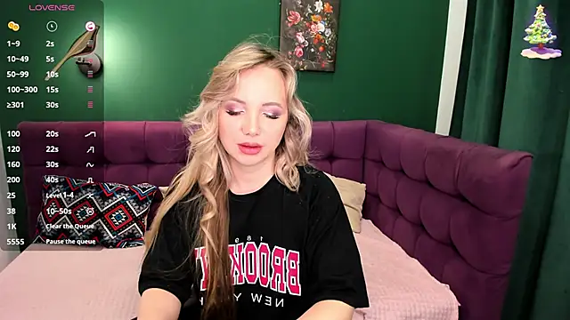 EvaMoran online show from May 10, 1:42 am