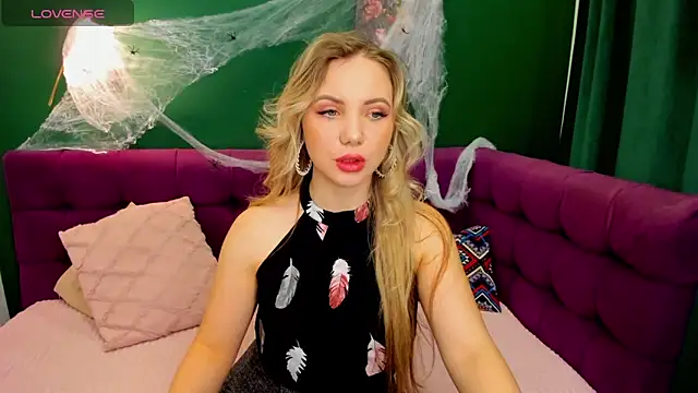 EvaMoran online show from October 25, 1:38 am