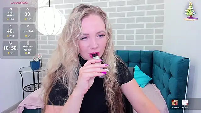 Snapshot of EvaMoran chatting on June 22, 1:44 am EvaMoran online show from June 22, 1:44 am