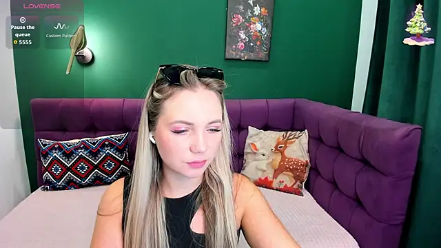 Snapshot of EvaMoran chatting on July 12, 1:50 am EvaMoran online show from July 12, 1:50 am
