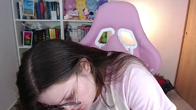 Snapshot of Gabiwaifu chatting on May 7, 3:44 am Gabiwaifu online show from May 7, 3:44 am