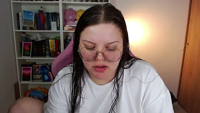 Snapshot of Gabiwaifu chatting on May 8, 4:38 am Gabiwaifu online show from May 8, 4:38 am