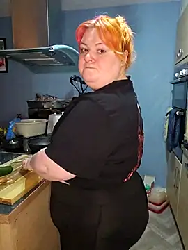 bbw olive peach online show from February 23, 4:35 pm