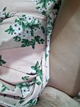 Snapshot of Priya_Bong chatting on May 18, 5:45 am Priya Bong online show from May 18, 5:45 am