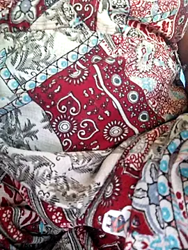 Snapshot of Priya_Bong chatting on May 6, 8:40 am Priya Bong online show from May 6, 8:40 am