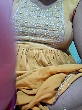Snapshot of Priya_Bong chatting on May 21, 12:24 pm Priya Bong online show from May 21, 12:24 pm