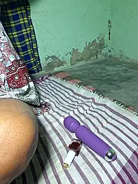 Priya Bong online show from March 4, 3:42 pm