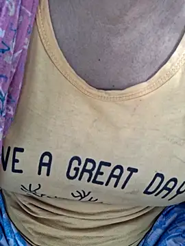 Priya Bong online show from April 11, 4:20 am