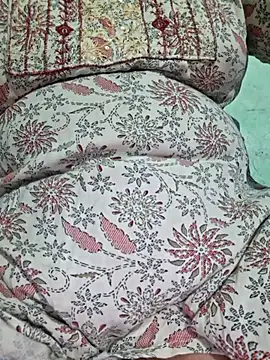 Priya Bong online show from July 29, 1:05 am