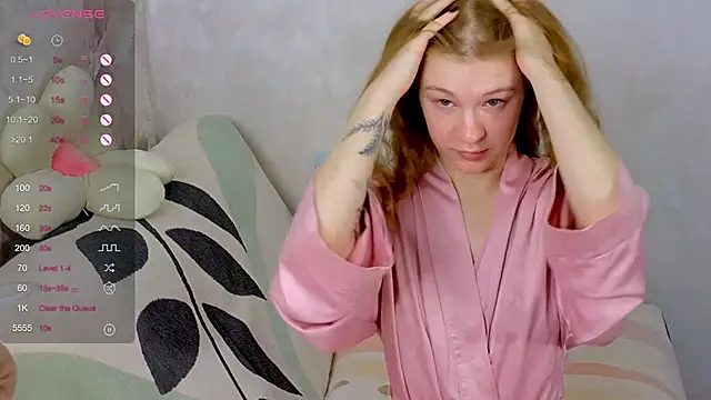 TrissMerigold9 online show from October 30, 9:18 am