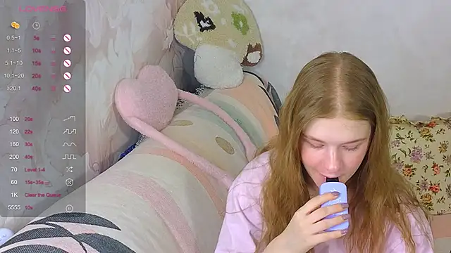 TrissMerigold9 online show from December 18, 8:41 am