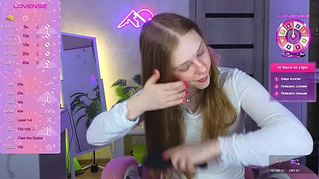 TrissMerigold9 online show from March 1, 8:31 pm