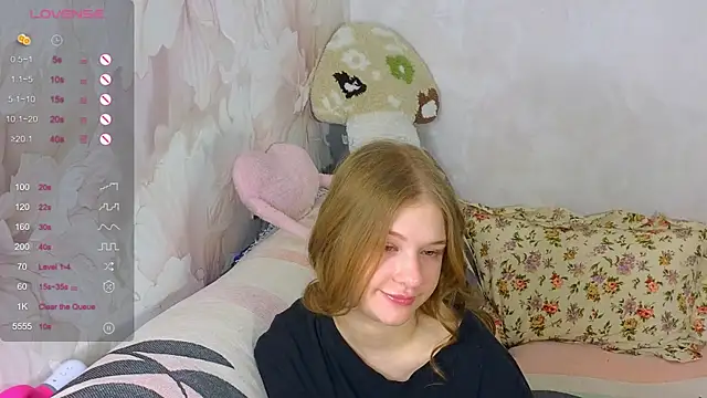 TrissMerigold9 online show from December 20, 9:01 am