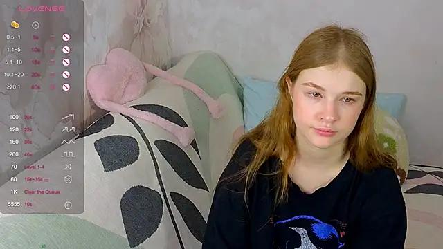 TrissMerigold9 online show from November 27, 8:31 pm