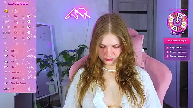 TrissMerigold9 online show from February 22, 7:44 am