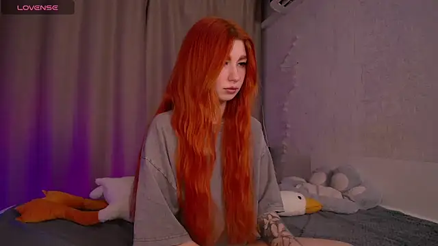 Evaa Moonn  online show from December 13, 2:05 pm