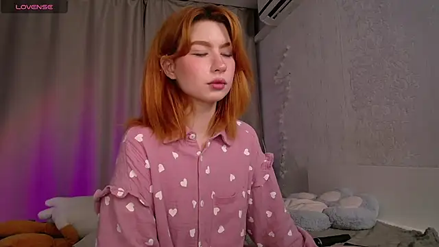 Evaa Moonn  online show from September 14, 11:27 pm