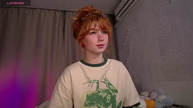 Evaa Moonn  online show from November 19, 12:32 am