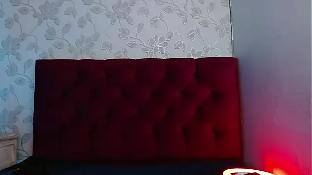 AnnaliOlsenX online show from May 29, 6:14 pm