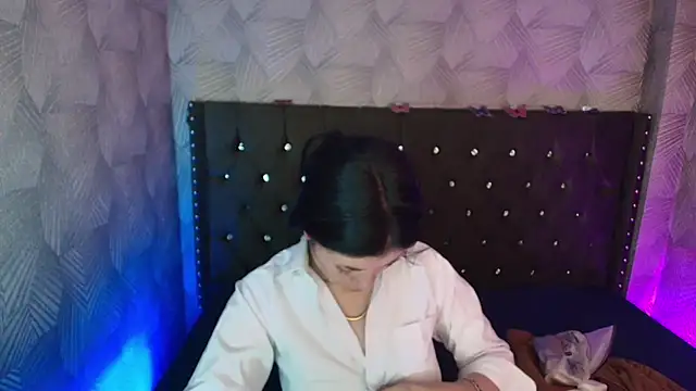 AnnaliOlsenX online show from May 23, 5:34 pm