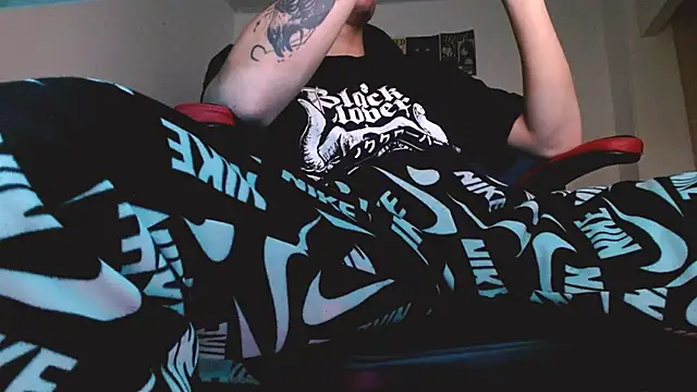 deividcloud36 online show from April 18, 2:36 am