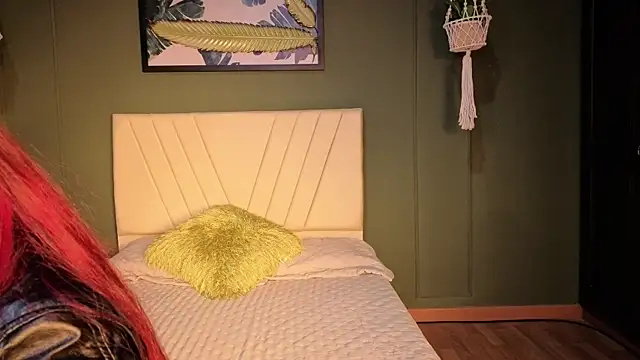 LILA ELLIOT online show from December 20, 8:39 am