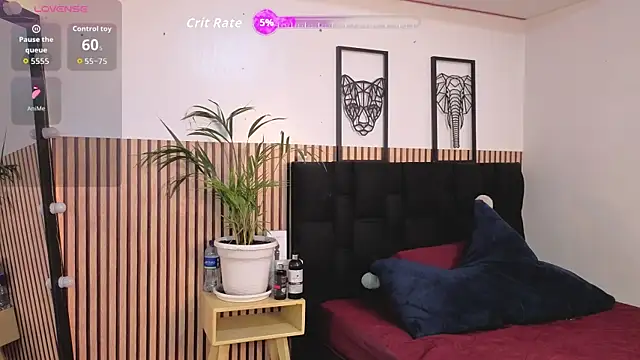 LILA ELLIOT online show from November 15, 8:57 pm