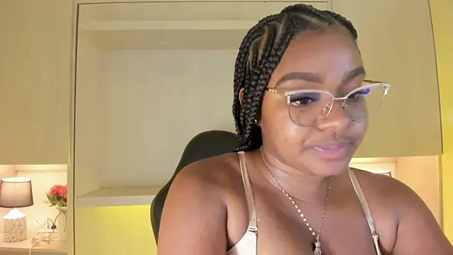 Snapshot of tamaraa_smiith chatting on December 16, 7:40 pm tamaraa smiith online show from December 16, 7:40 pm