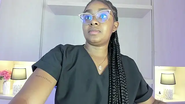 tamaraa smiith online show from October 1, 7:40 pm