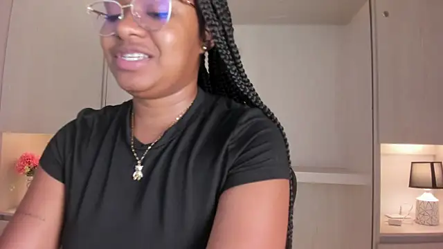 Snapshot of tamaraa_smiith chatting on February 25, 7:36 pm tamaraa smiith online show from February 25, 7:36 pm