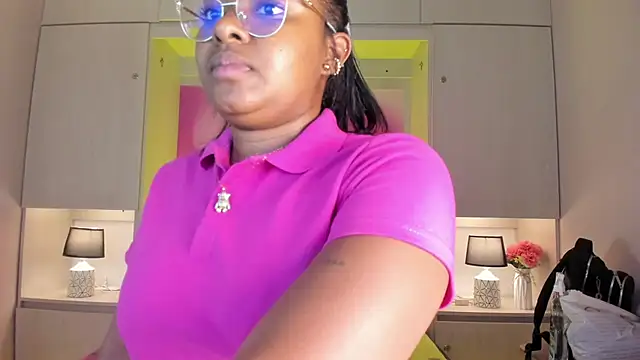 Snapshot of tamaraa_smiith chatting on February 11, 7:36 pm tamaraa smiith online show from February 11, 7:36 pm