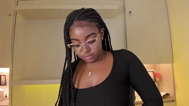 tamaraa smiith online show from March 21, 7:40 pm