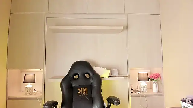 Snapshot of tamaraa_smiith chatting on January 8, 7:42 pm tamaraa smiith online show from January 8, 7:42 pm