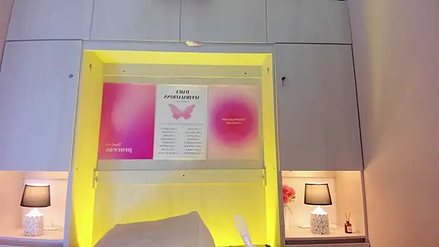 tamaraa smiith online show from April 17, 7:38 pm