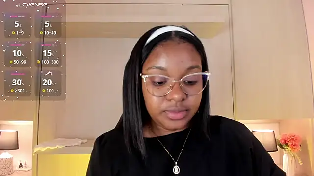 tamaraa smiith online show from November 5, 7:39 pm