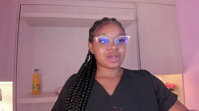 tamaraa smiith online show from October 20, 7:58 pm