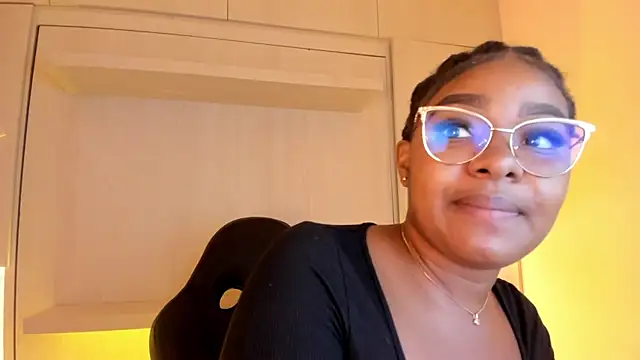 tamaraa smiith online show from October 29, 7:35 pm