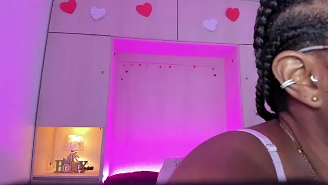 tamaraa smiith online show from October 9, 7:58 pm