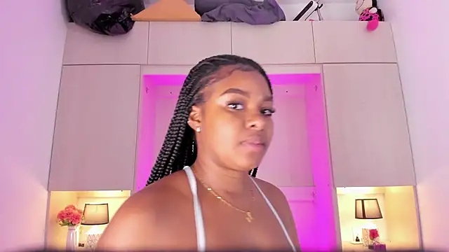 tamaraa smiith online show from March 11, 6:08 pm