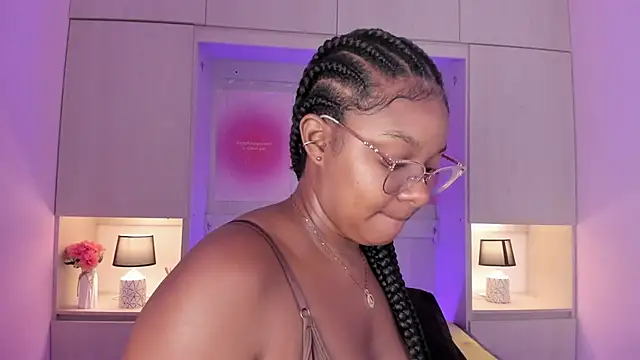 tamaraa smiith online show from October 5, 1:02 pm