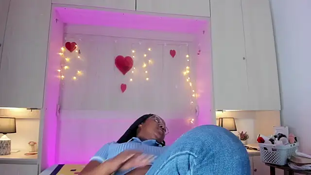 Snapshot of tamaraa_smiith chatting on February 28, 7:46 pm tamaraa smiith online show from February 28, 7:46 pm