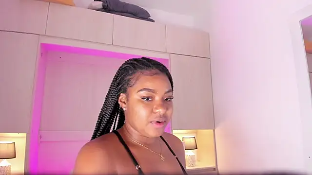 tamaraa smiith online show from March 21, 6:18 pm